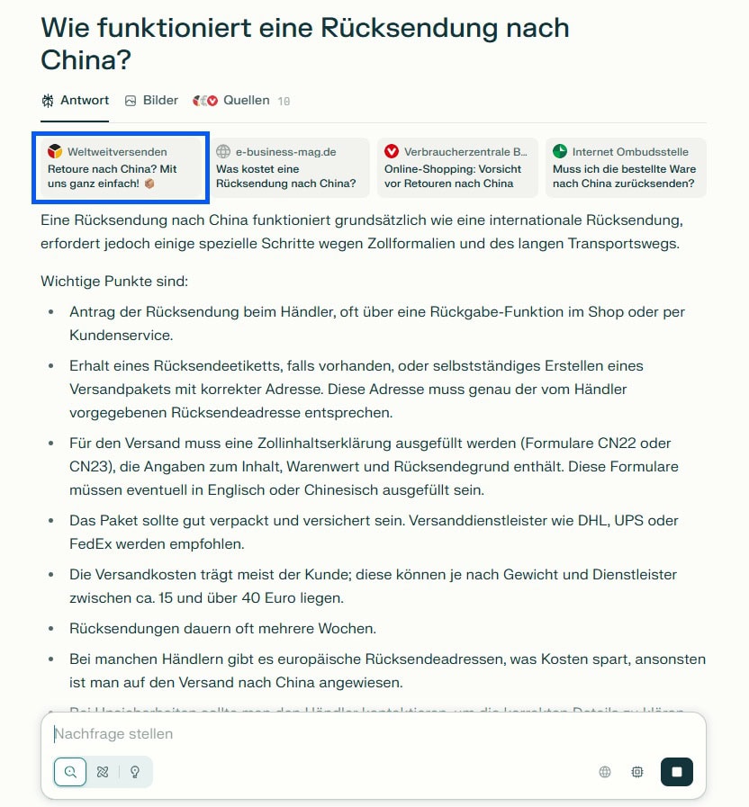 Screenshot einer KI-Antwort mit der Überschrift „Wie funktioniert die Rücksendung nach China?“. Die Erklärung beschreibt Versandformalitäten, Zolldokumente und Anbieter wie weltweitversenden, die Rücksendungen vereinfachen. Quellen sind Internet Ombudsstelle, Paket International und Reddit.